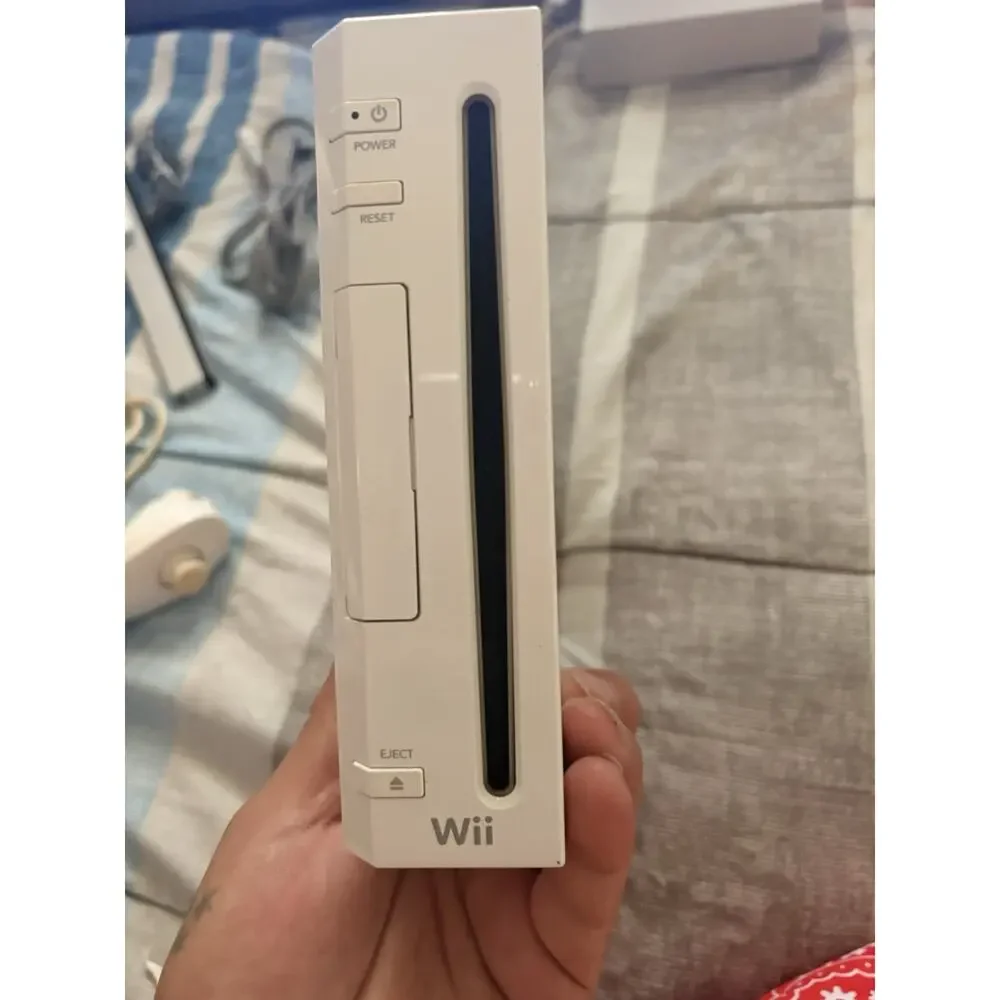 Nintendo Wii Console With everything shown in the photos